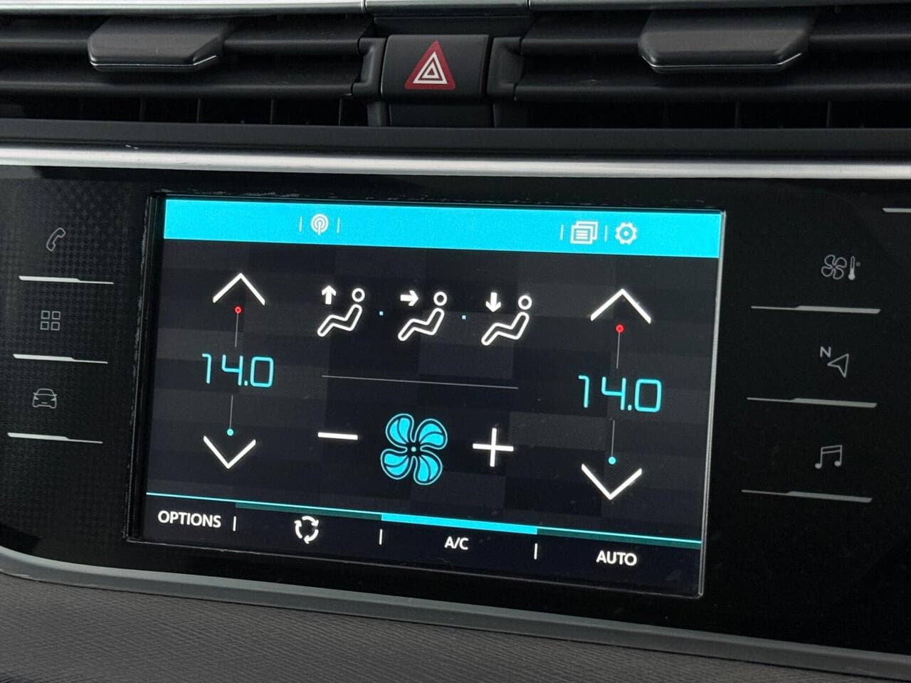 Citroen Grand C4 Picasso thumbnail Infotainment System