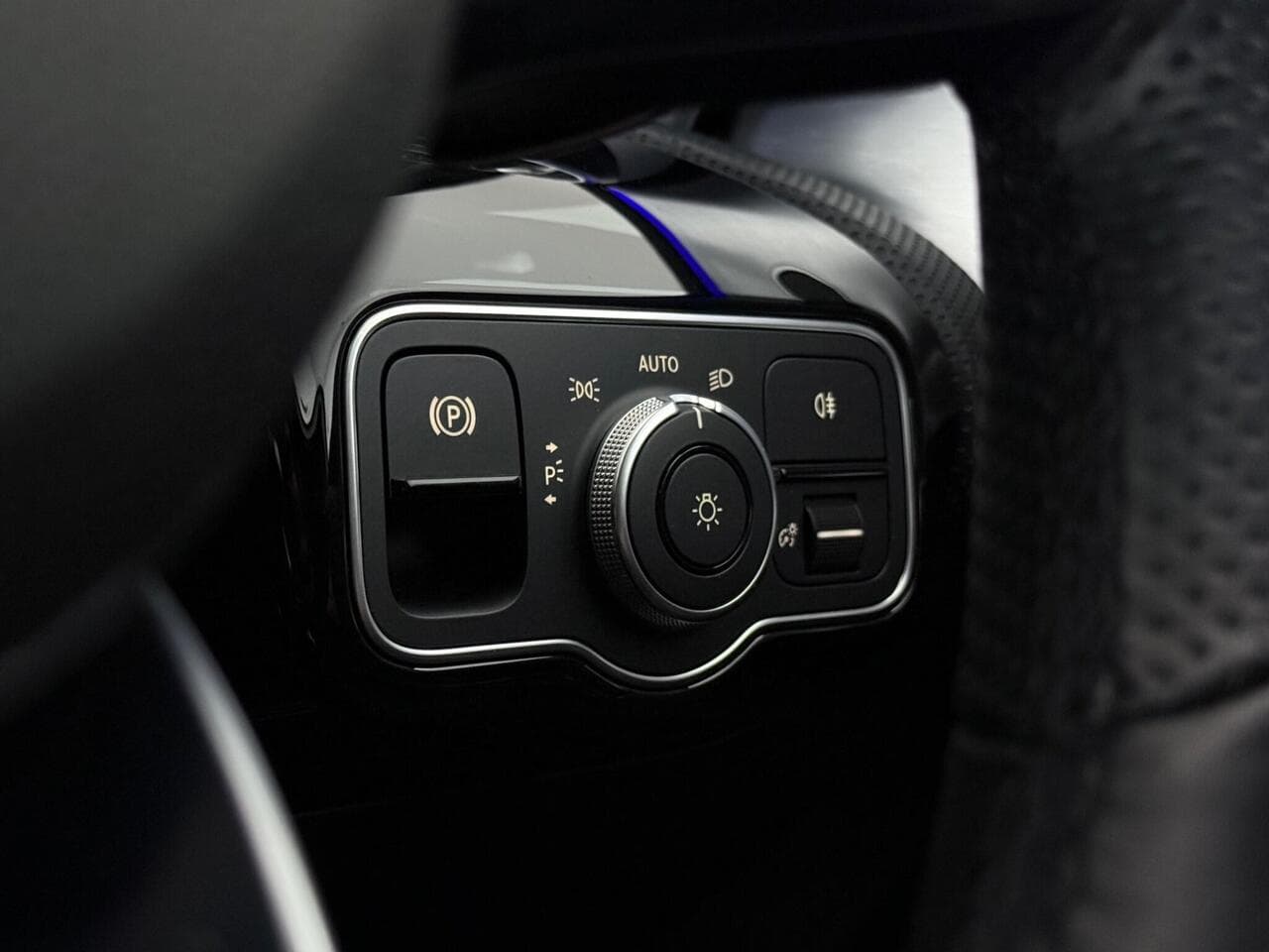 Mercedes-Benz A Class thumbnail Misc Controls