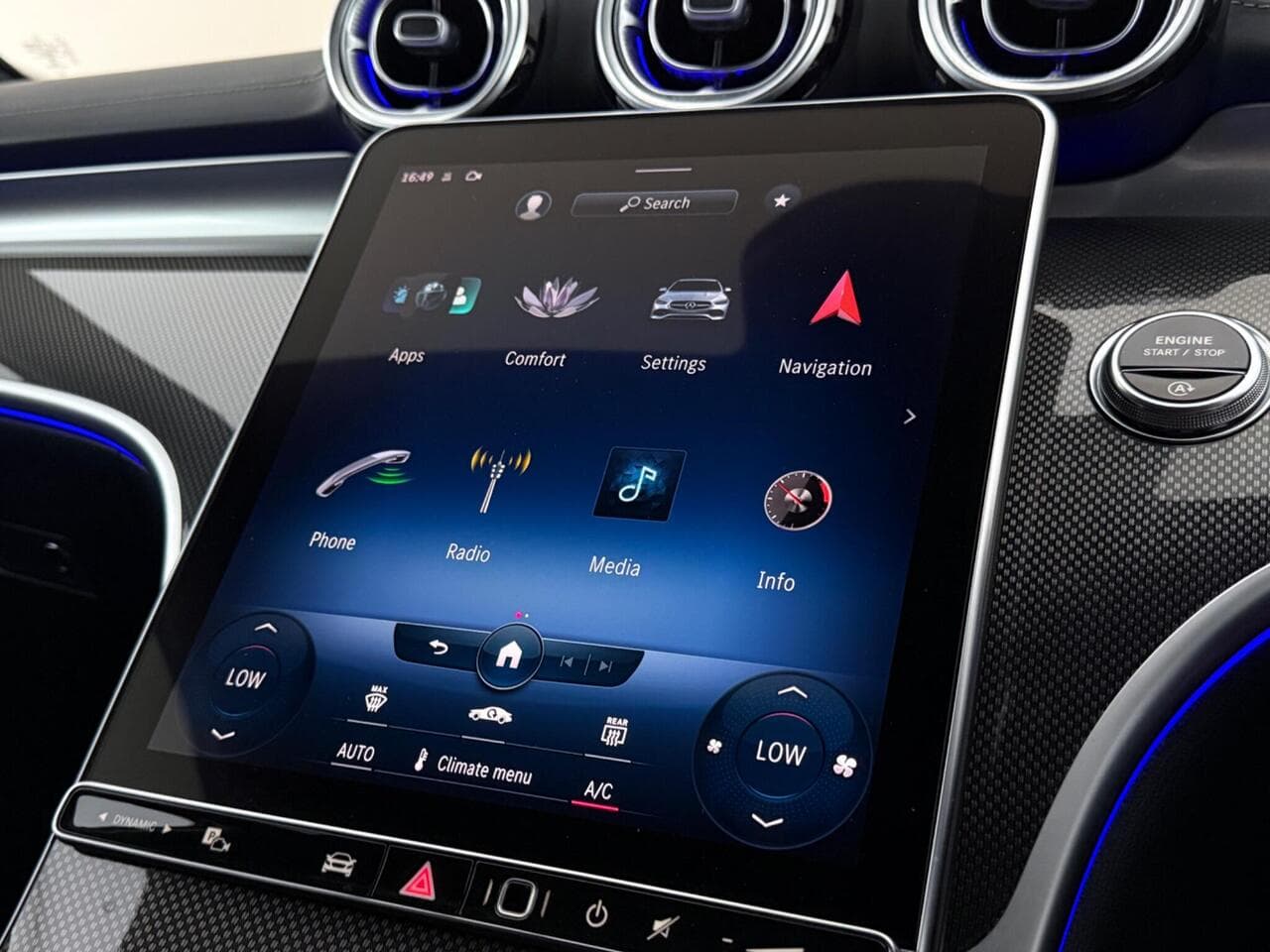 Mercedes-Benz C Class thumbnail Infotainment System