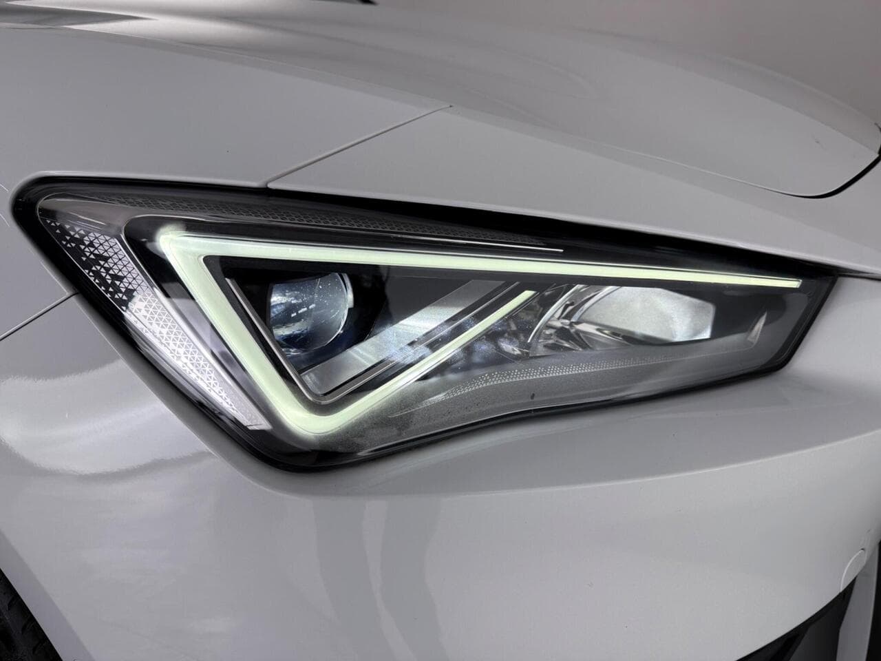 SEAT Leon thumbnail Lights Front