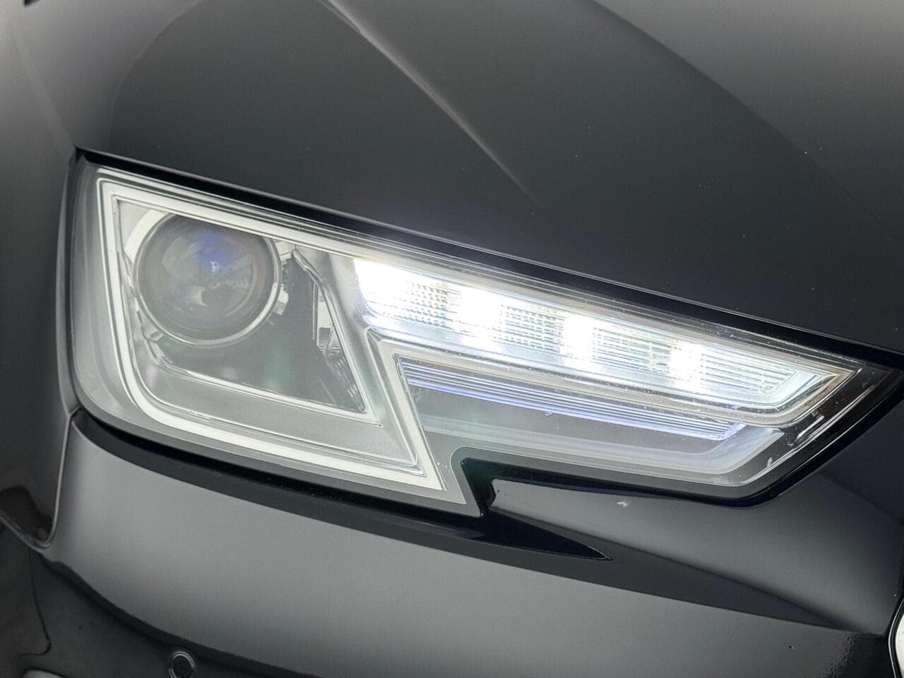 Audi A4 thumbnail Lights Front