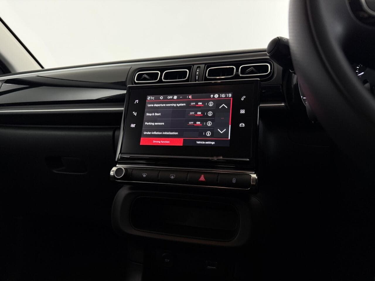 Citroen C3 thumbnail Infotainment System
