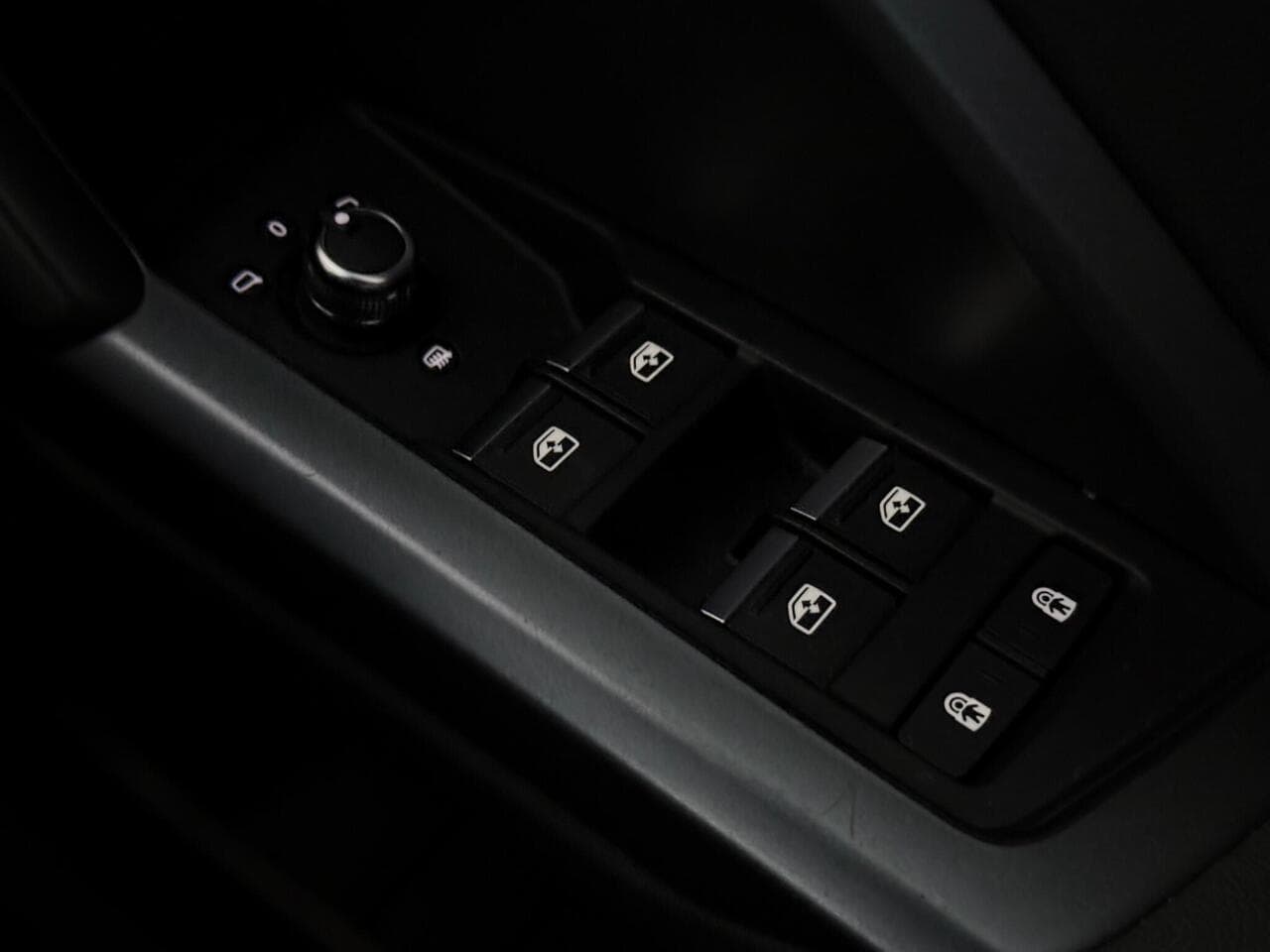 Audi Q3 thumbnail Misc Controls