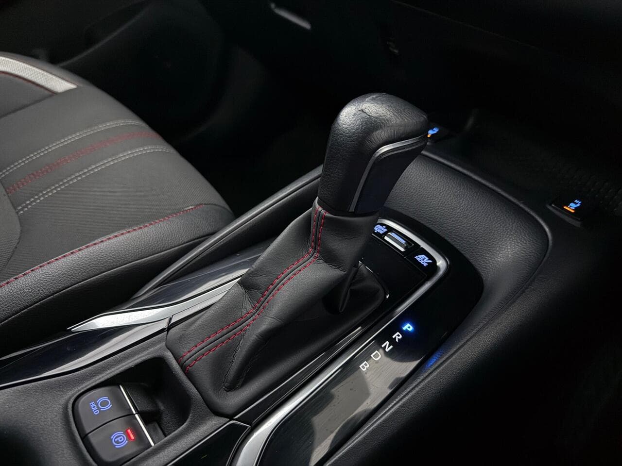 Toyota Corolla thumbnail Interior Front