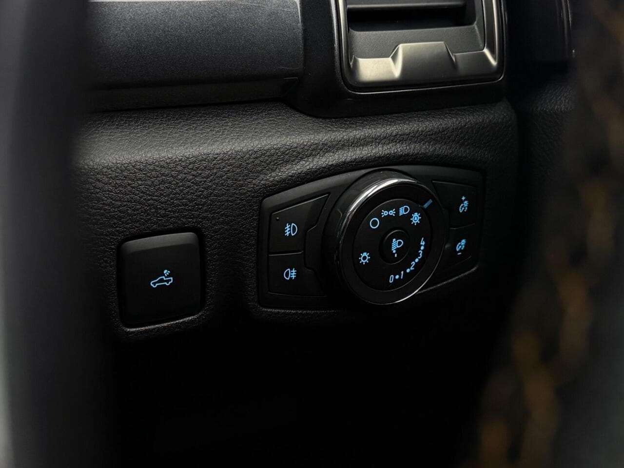 Ford Ranger thumbnail Misc Controls