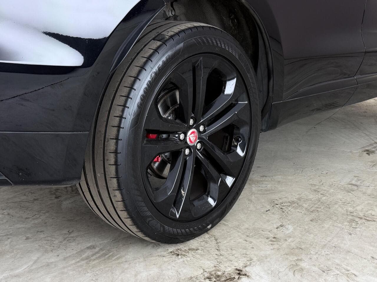 Jaguar F-PACE thumbnail Wheel