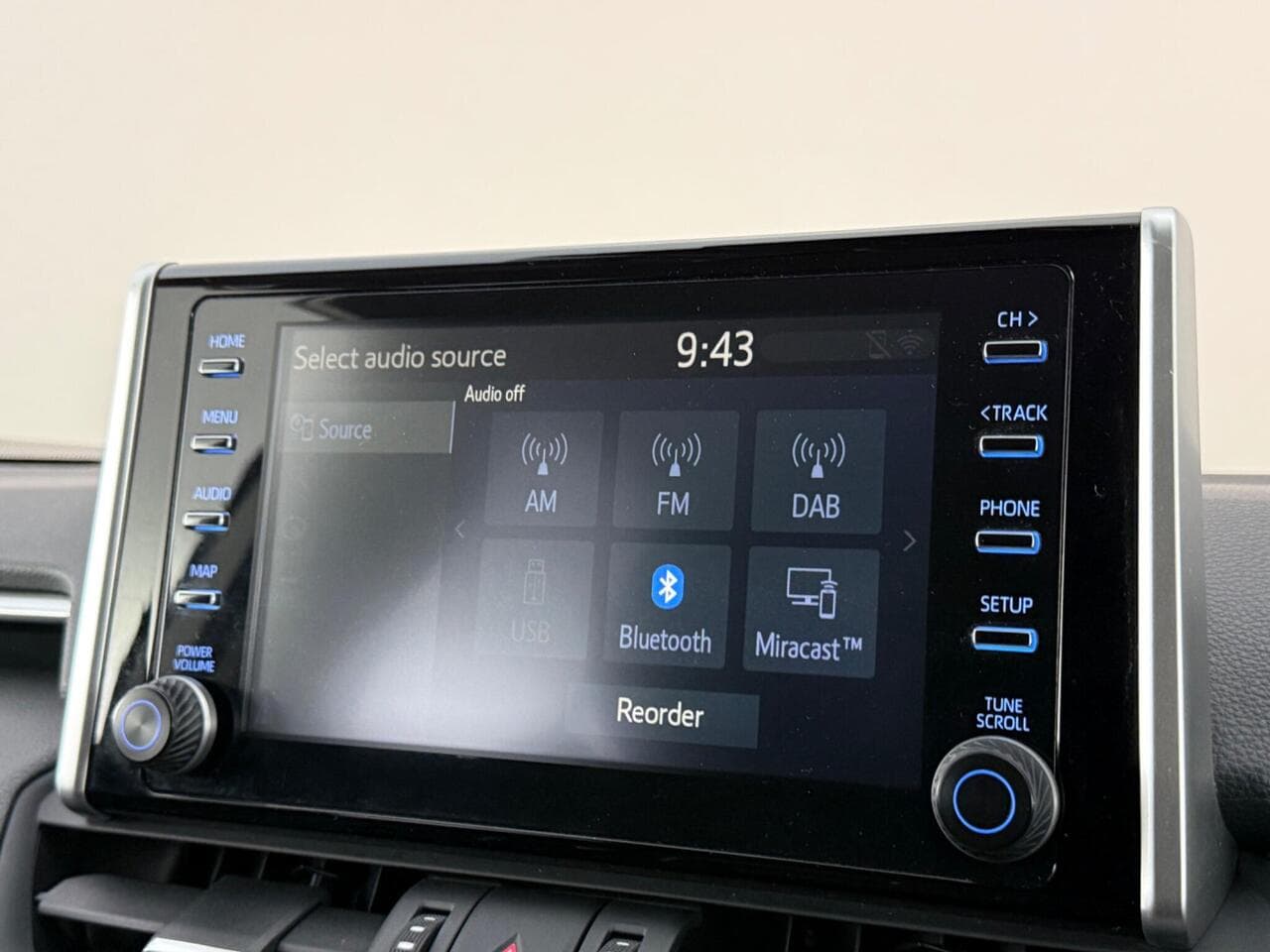 Toyota RAV4 thumbnail Infotainment System