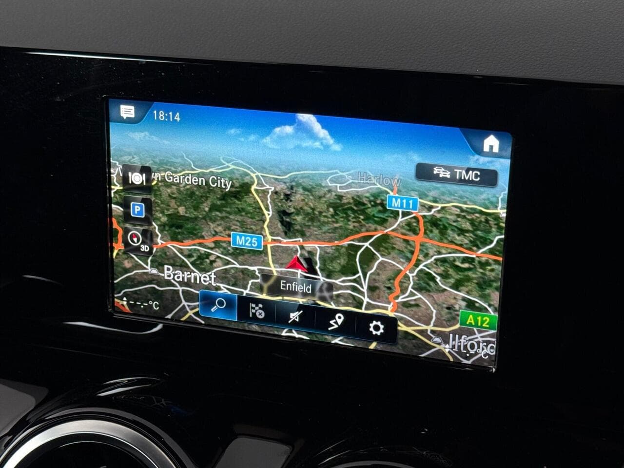 Mercedes-Benz B Class thumbnail Infotainment System