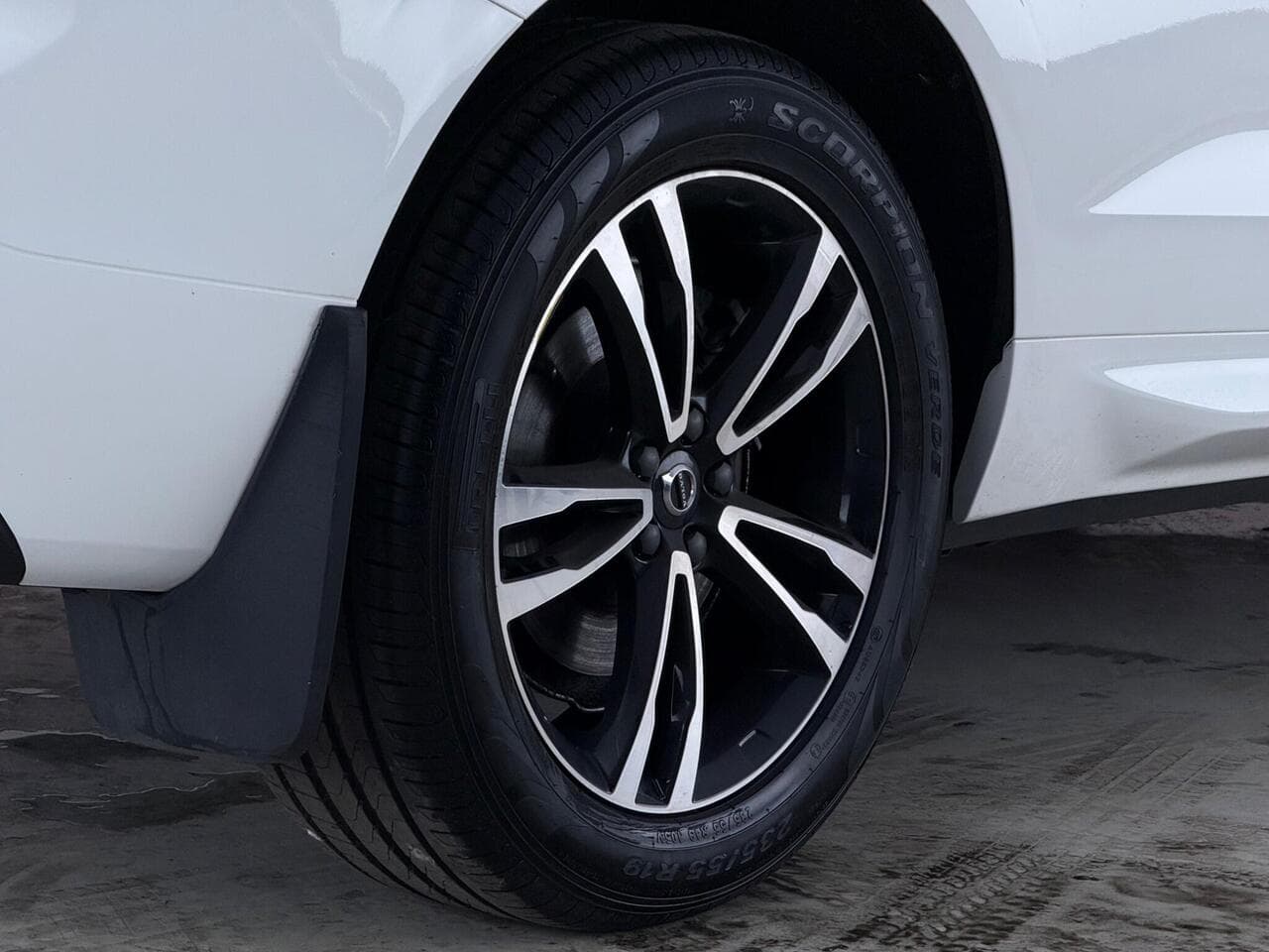 Volvo XC60 thumbnail Wheel