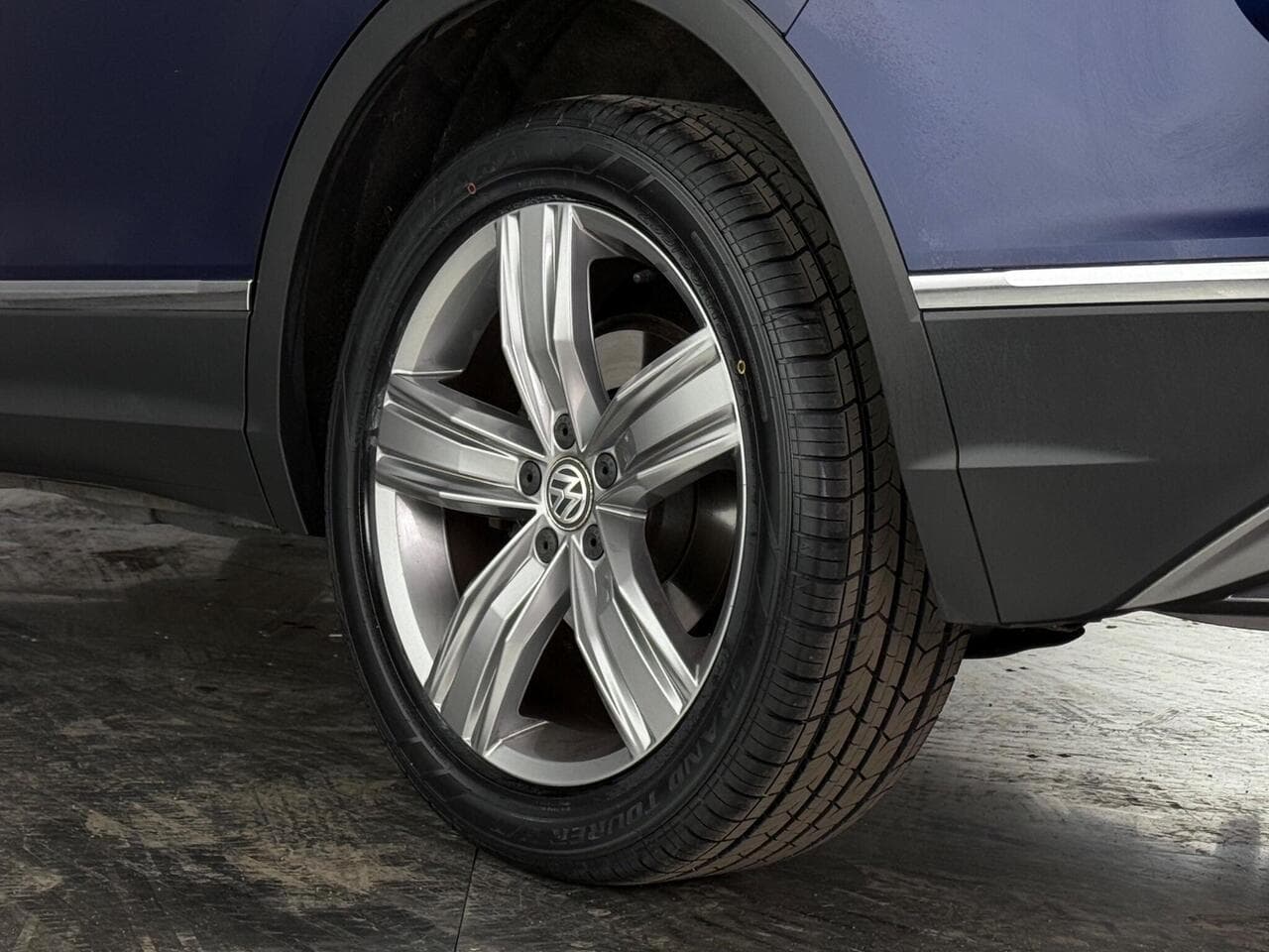 Volkswagen Tiguan thumbnail Wheel