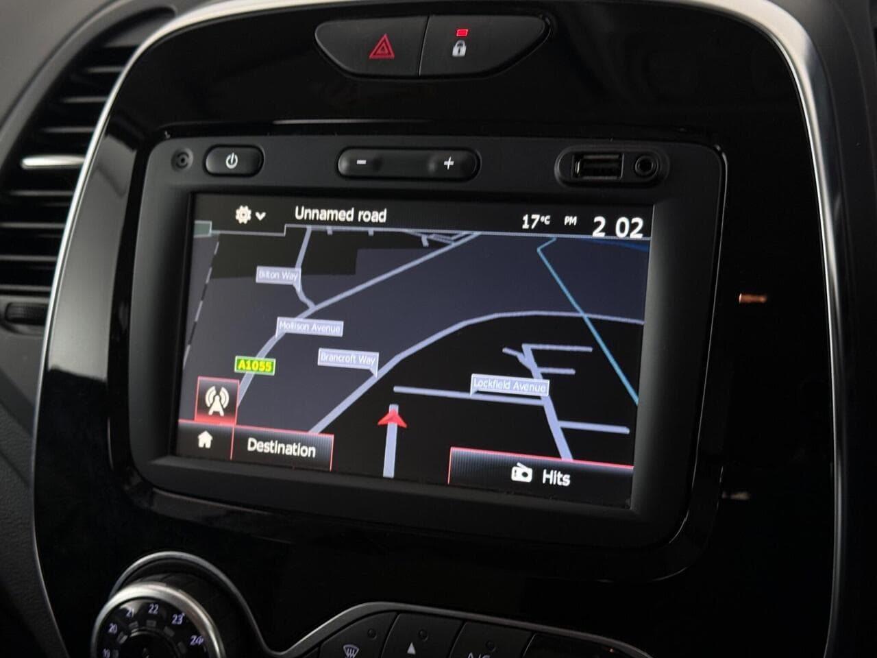 Renault Captur thumbnail Infotainment System