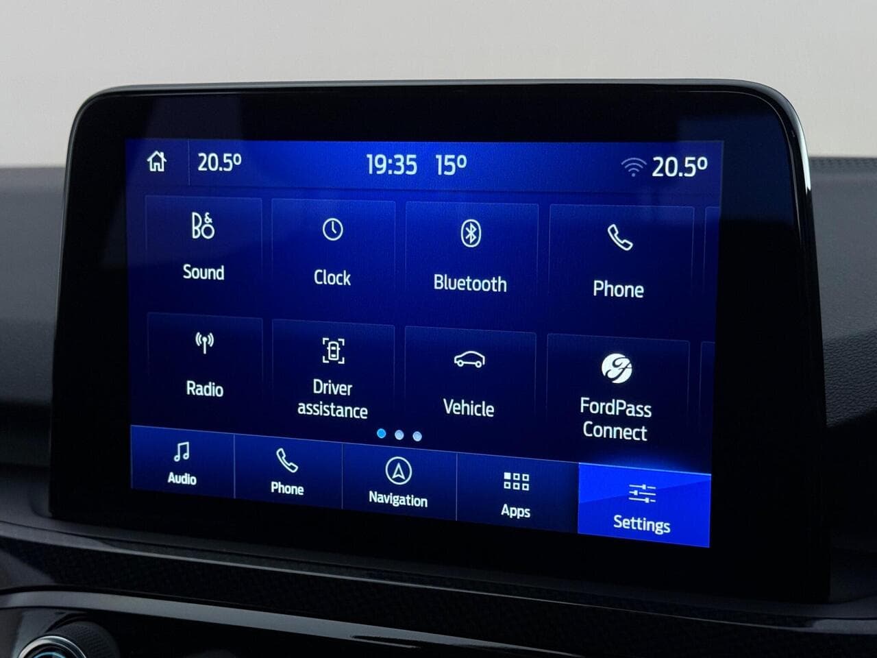 Ford Kuga thumbnail Infotainment System