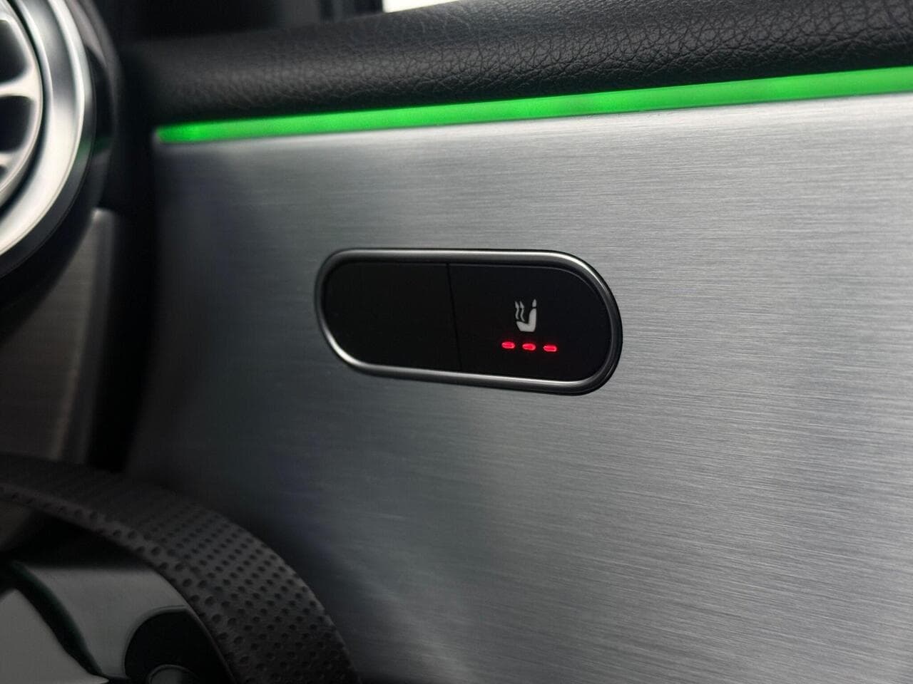 Mercedes-Benz A Class thumbnail Misc Controls