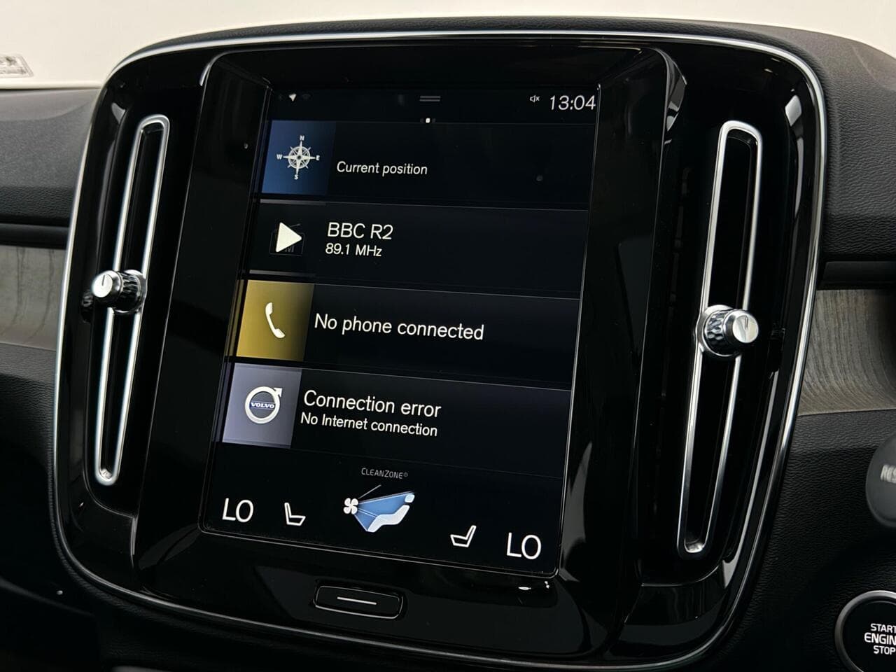 Volvo XC40 thumbnail Infotainment System