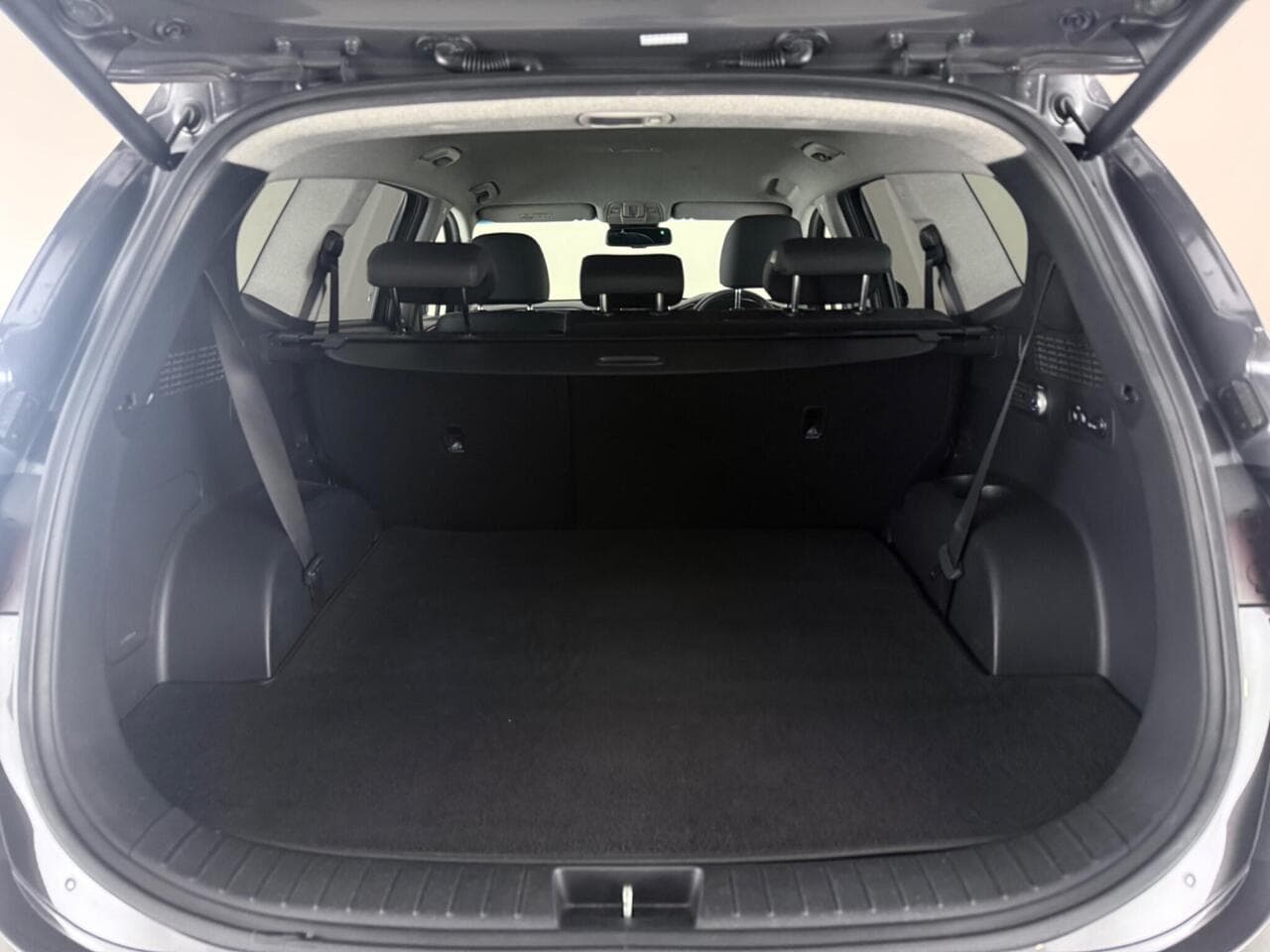 Hyundai Santa Fe thumbnail Boot