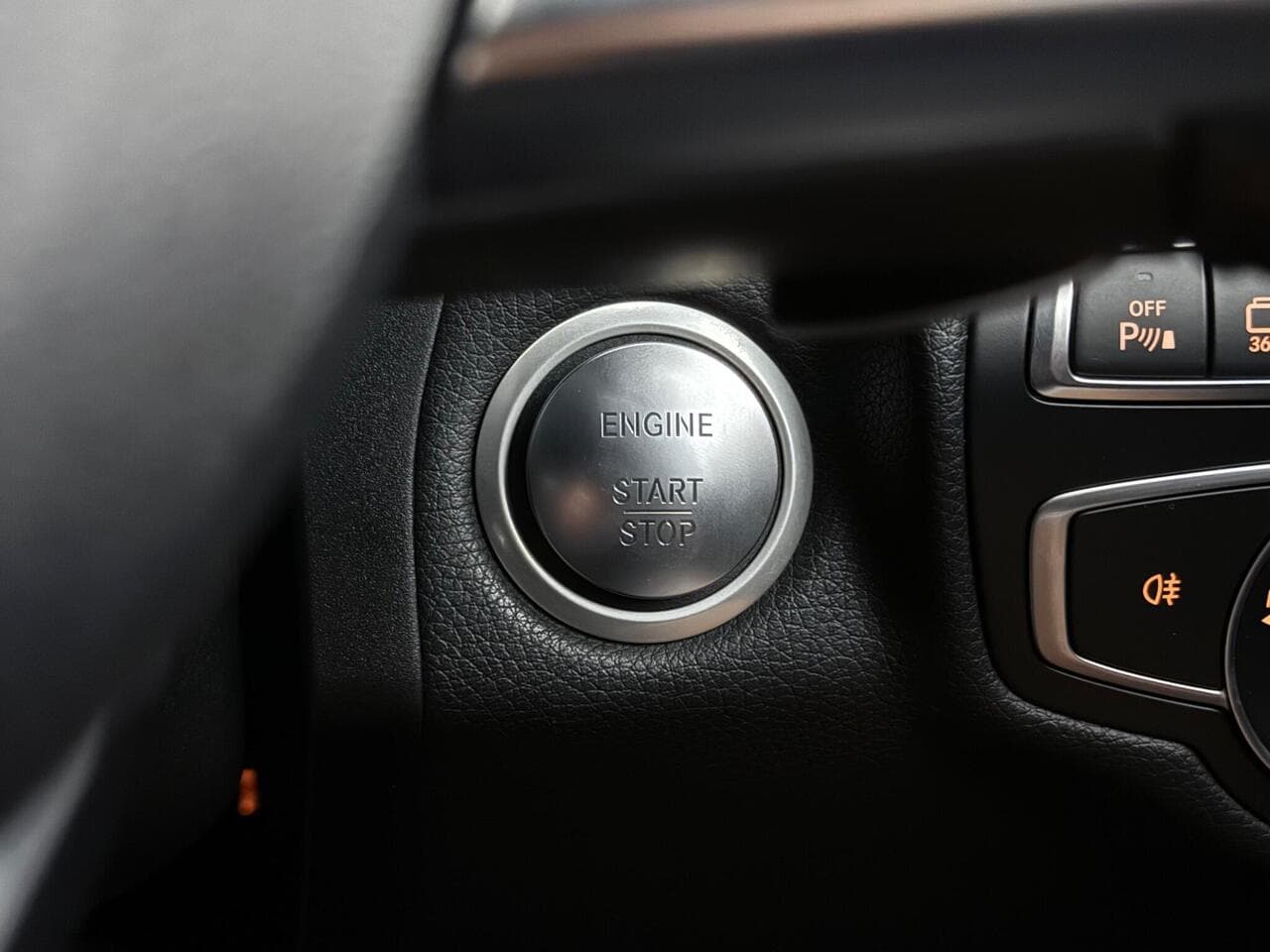 Mercedes-Benz GLC thumbnail Misc Controls
