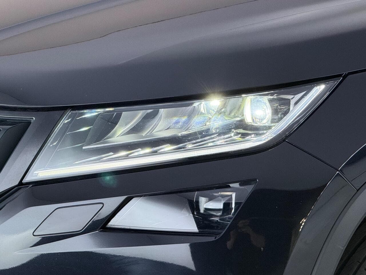 Skoda Kodiaq thumbnail Lights Front