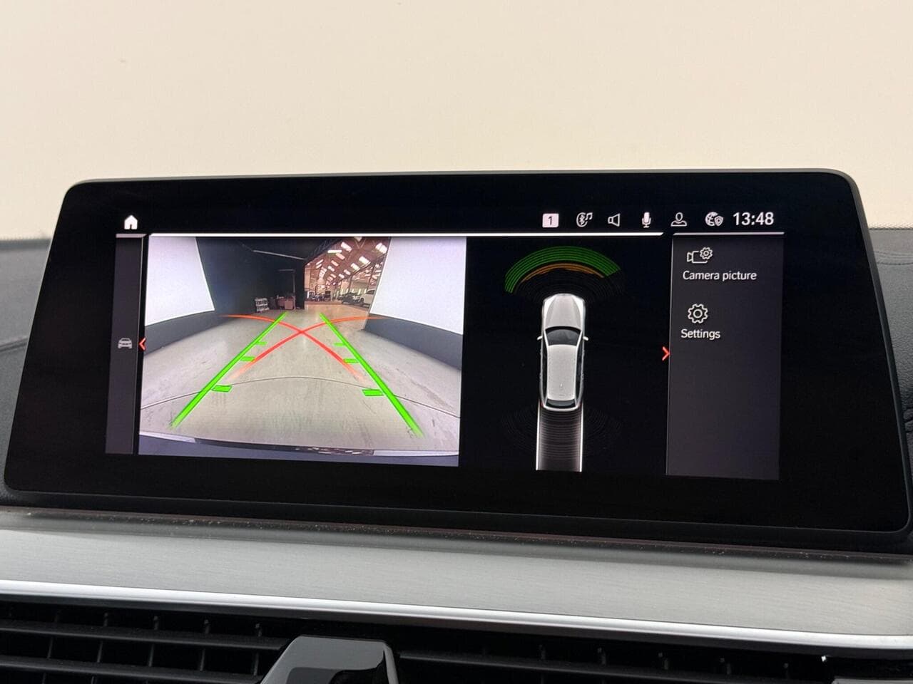 BMW 5 Series thumbnail Infotainment System