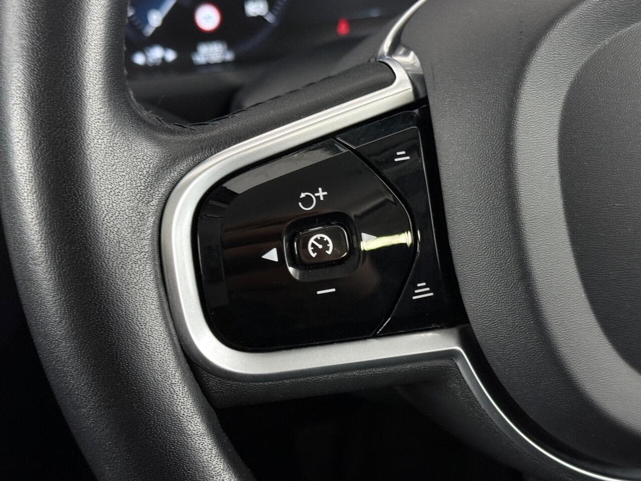 Volvo XC90 thumbnail Misc Controls