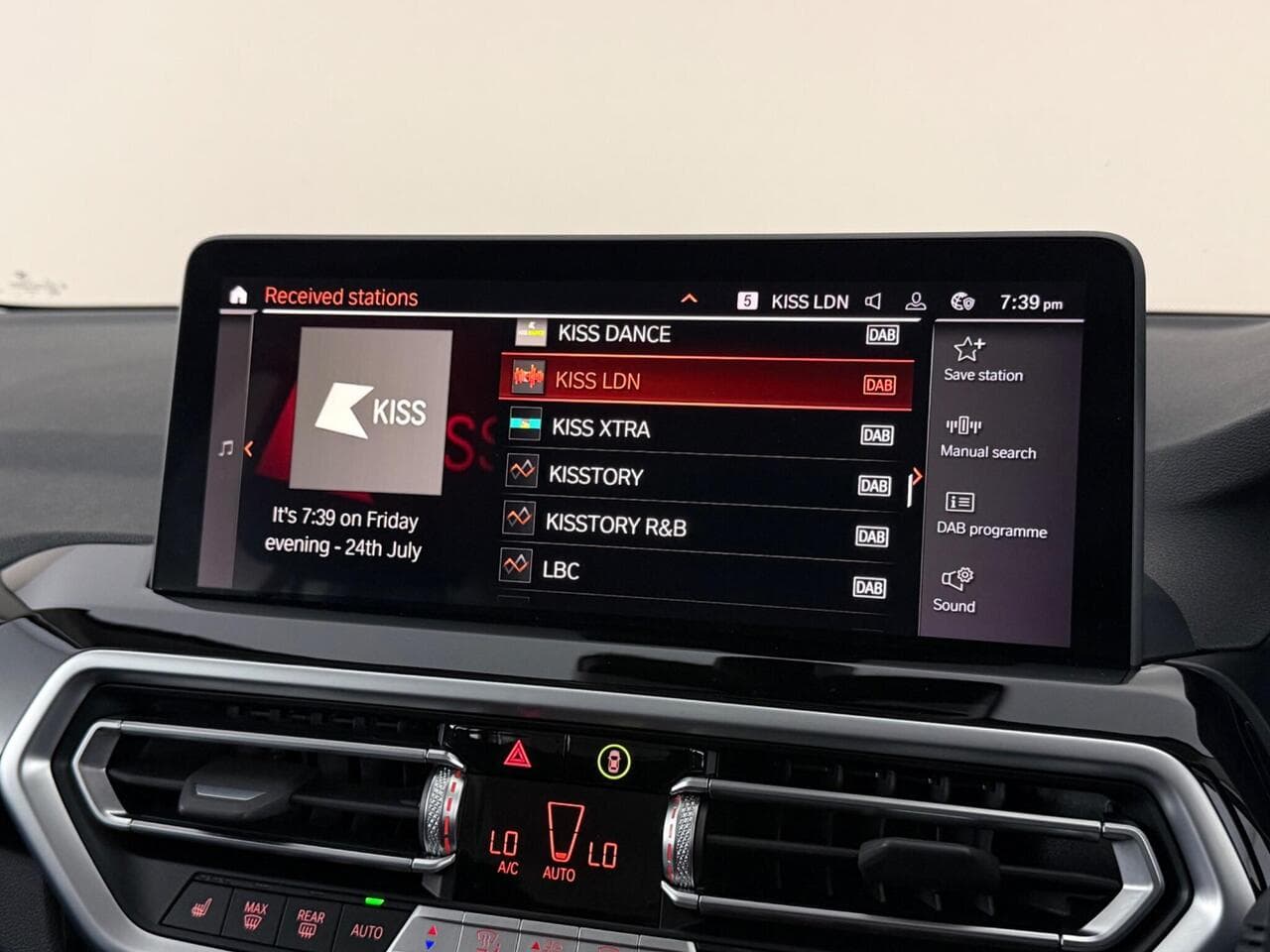 BMW X3 thumbnail Infotainment System