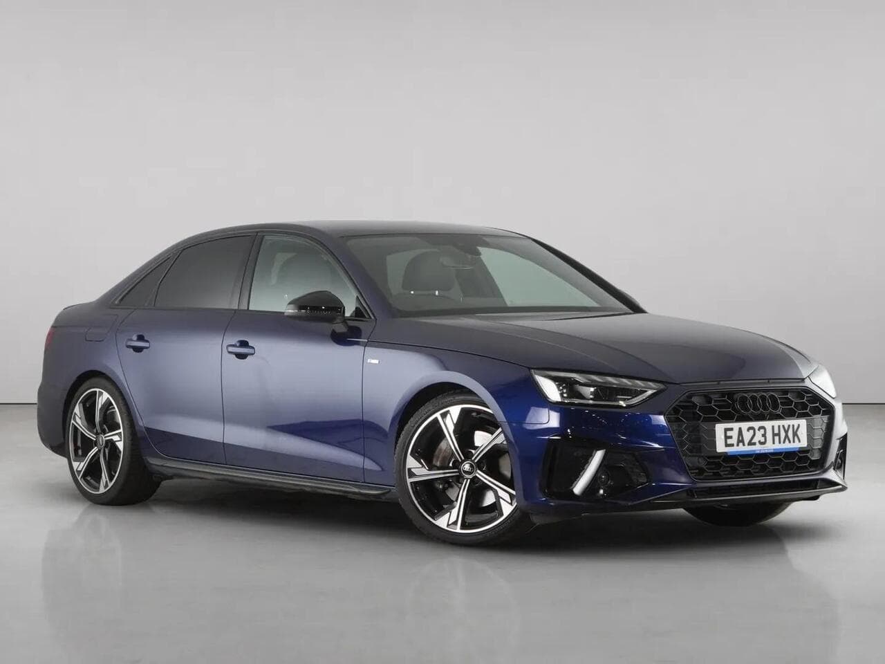 Audi A4 - Audi A4 2.0 TFSI 40 Black Edition Saloon 4dr Petrol S Tronic Euro 6 (s/s) (204 ps)