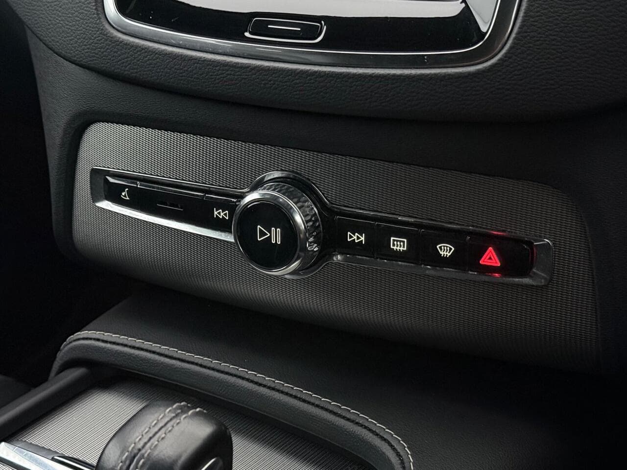 Volvo XC90 thumbnail Misc Controls
