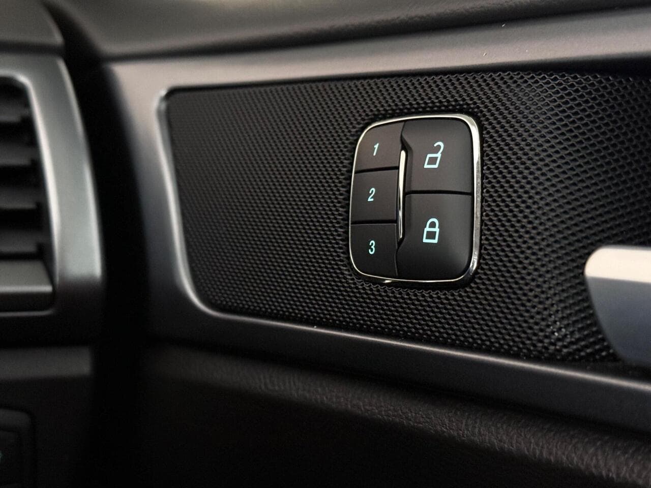 Ford Mondeo thumbnail Misc Controls