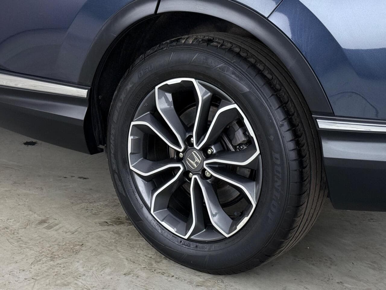 Honda CR-V thumbnail Wheel