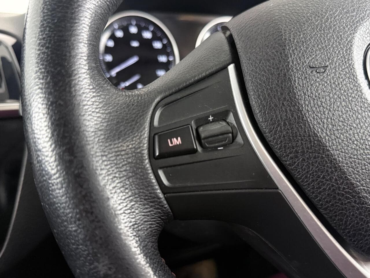 BMW 1 Series thumbnail Misc Controls