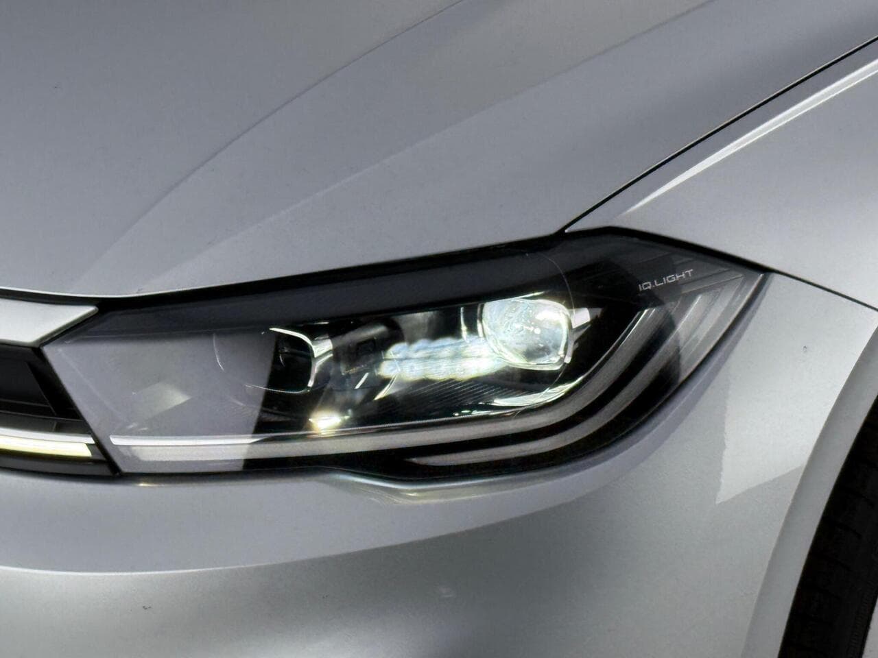 Volkswagen Polo thumbnail Lights Front