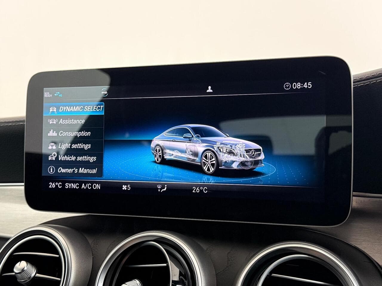 Mercedes-Benz C Class thumbnail Infotainment System