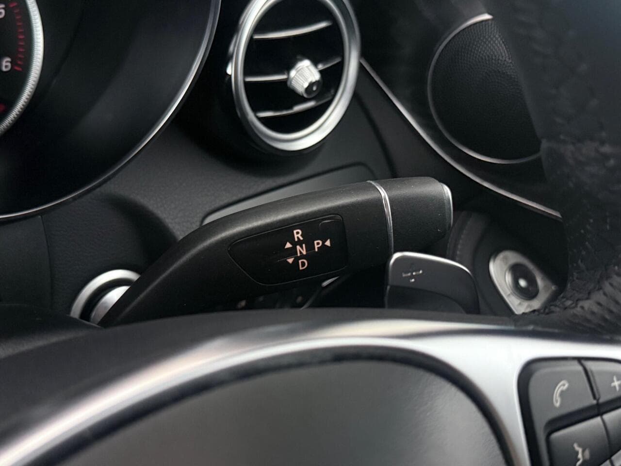 Mercedes-Benz GLC thumbnail Misc Controls