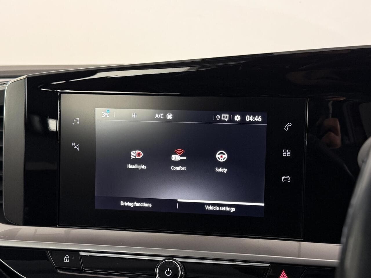 Vauxhall Mokka thumbnail Infotainment System