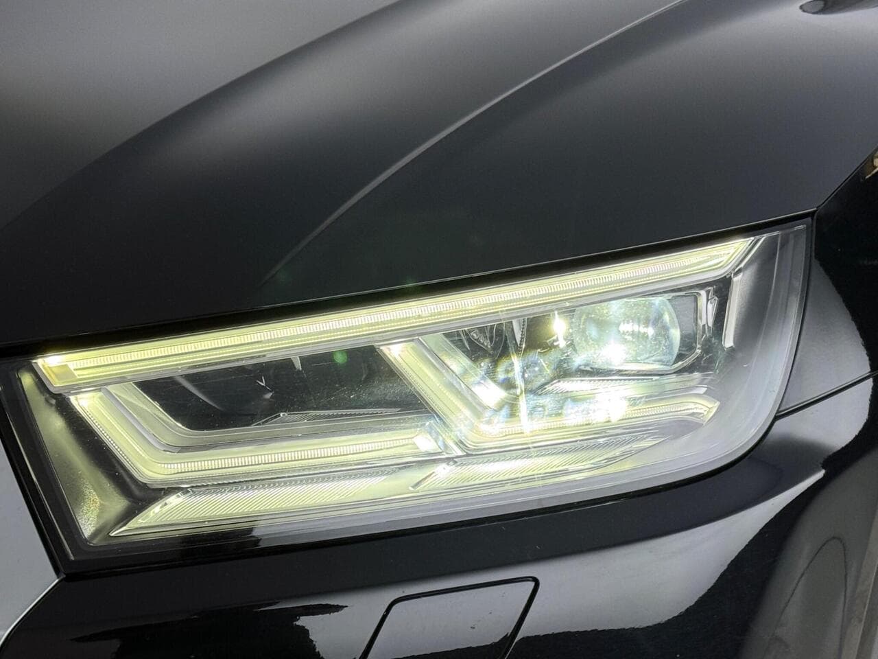 Audi Q5 thumbnail Lights Front