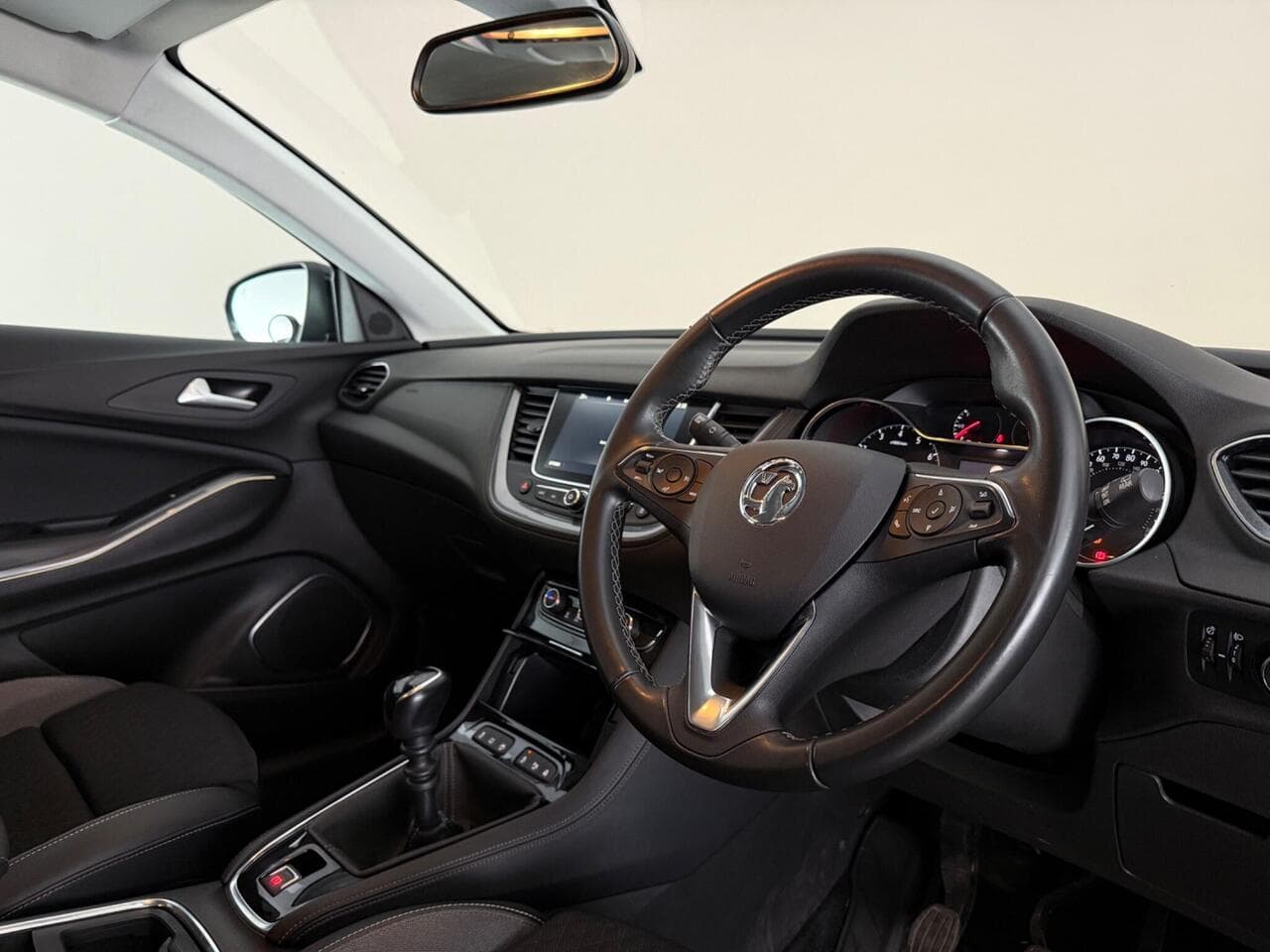 Vauxhall Grandland X thumbnail Interior Front