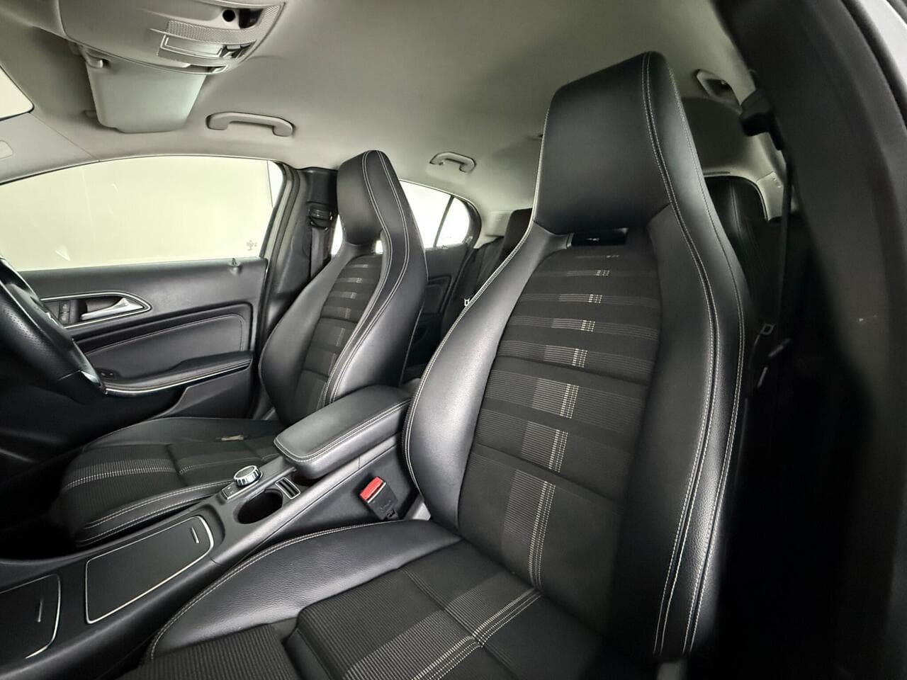 Mercedes-Benz GLA thumbnail Seat Front Passenger