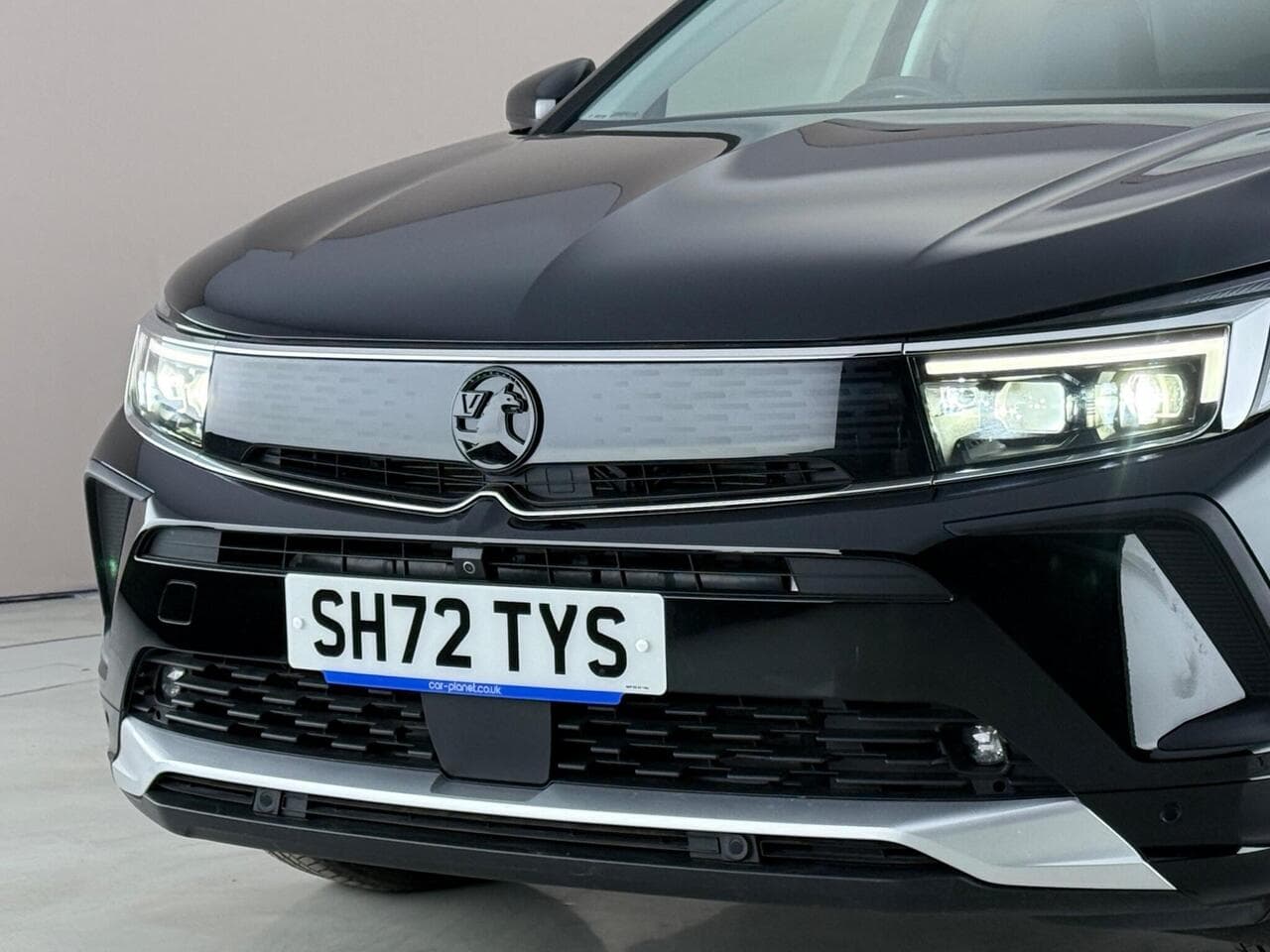 Vauxhall Grandland thumbnail Front