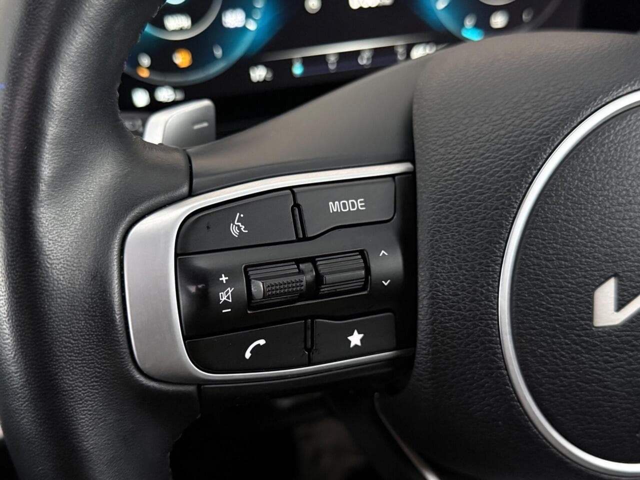 Kia Sportage thumbnail Misc Controls