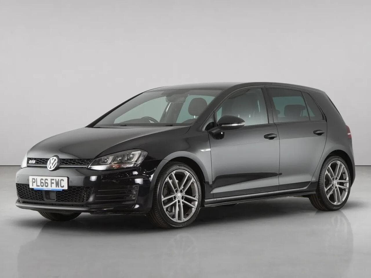 Volkswagen Golf thumbnail Front Left