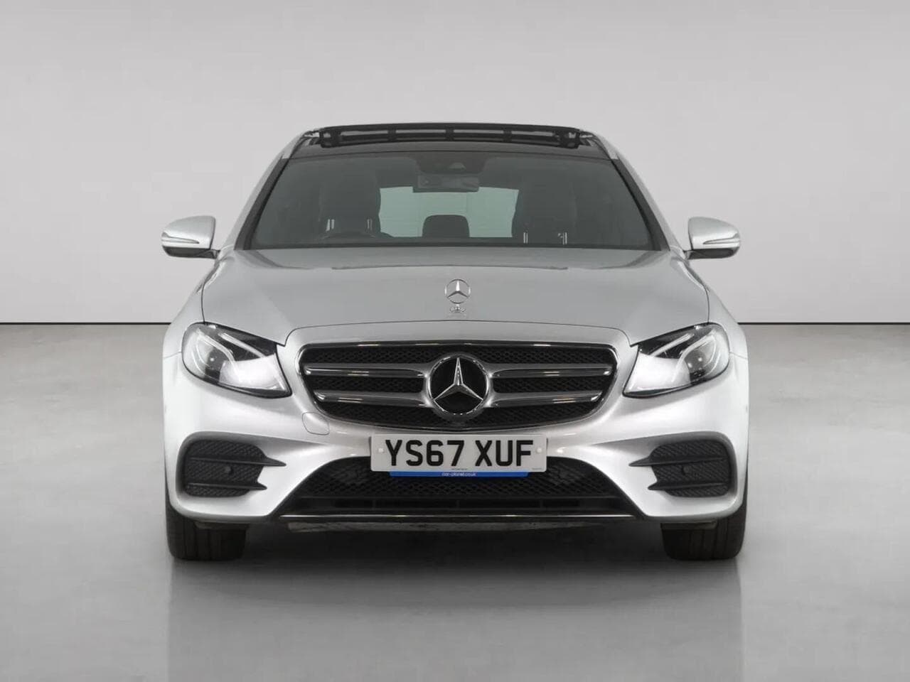 Mercedes-Benz E Class thumbnail Front