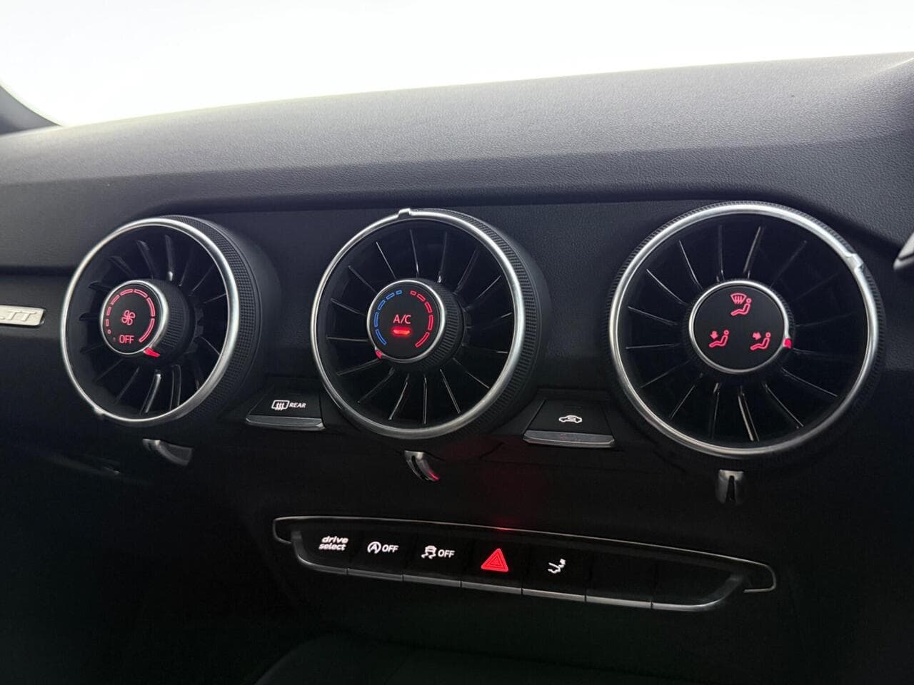 Audi TT thumbnail Interior Front