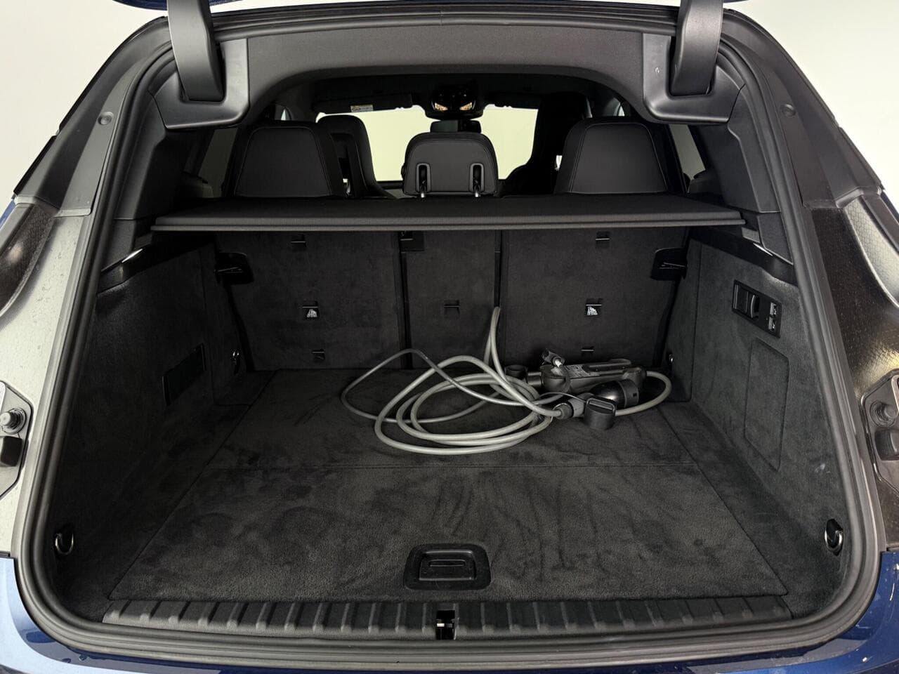 BMW iX thumbnail Boot