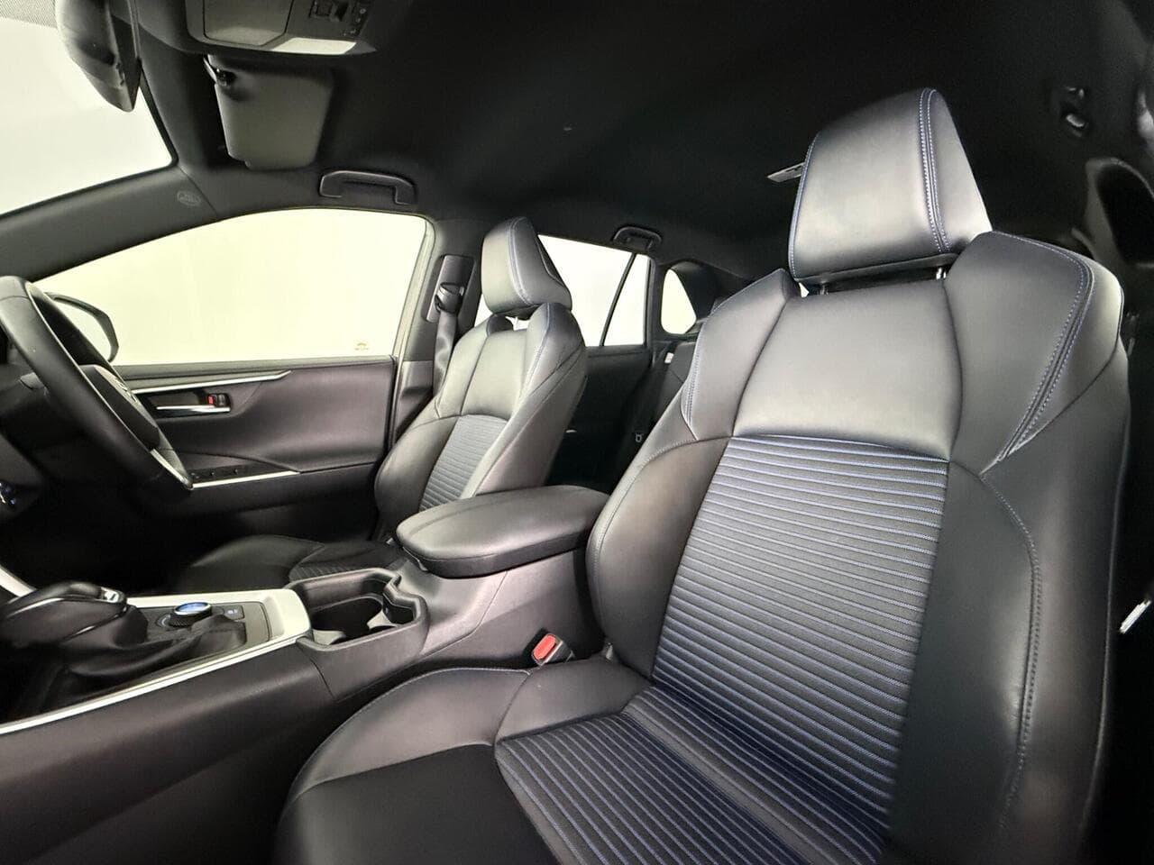 Toyota RAV4 thumbnail Seat Front Passenger