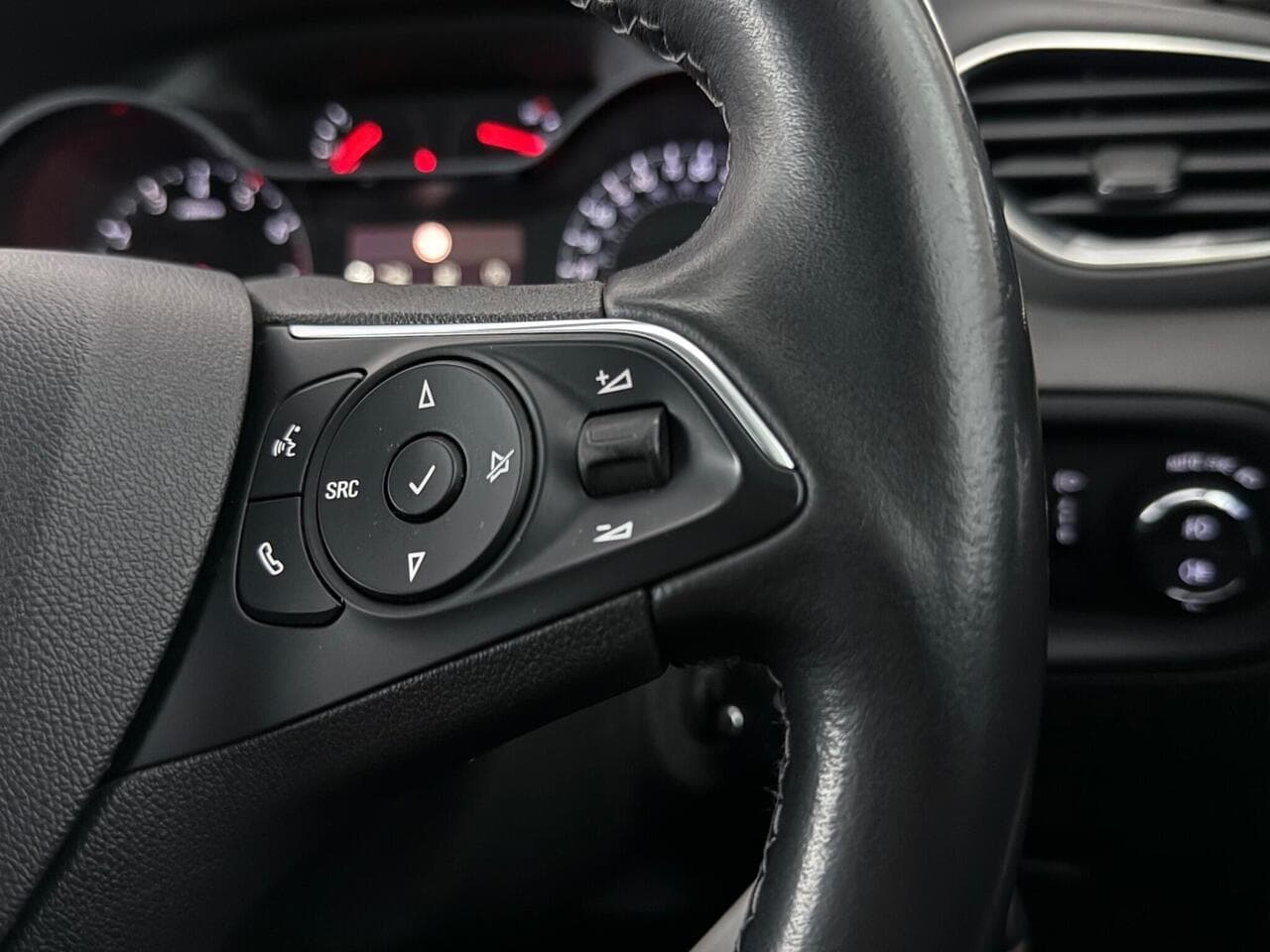 Vauxhall Grandland X thumbnail Misc Controls