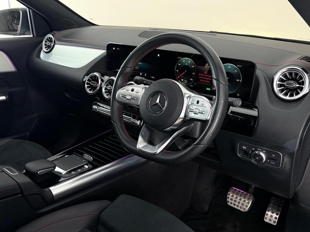 Mercedes-Benz EQA thumbnail Interior Front