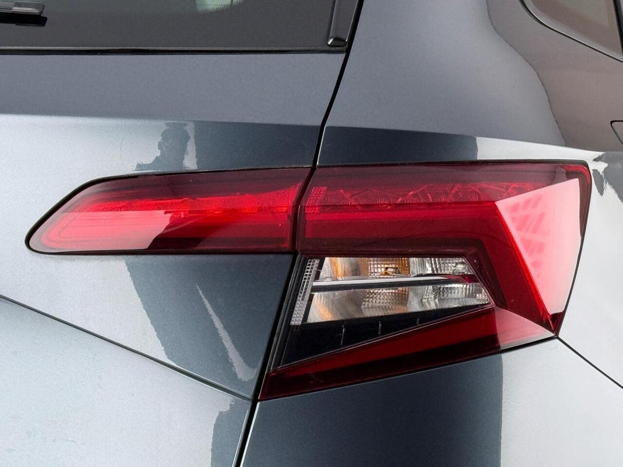 Skoda Karoq thumbnail Lights Rear