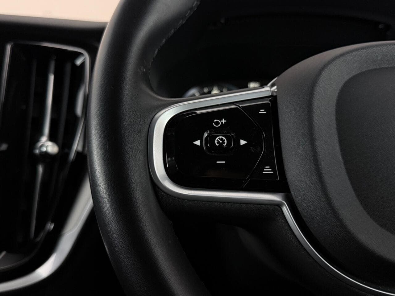 Volvo S60 thumbnail Misc Controls