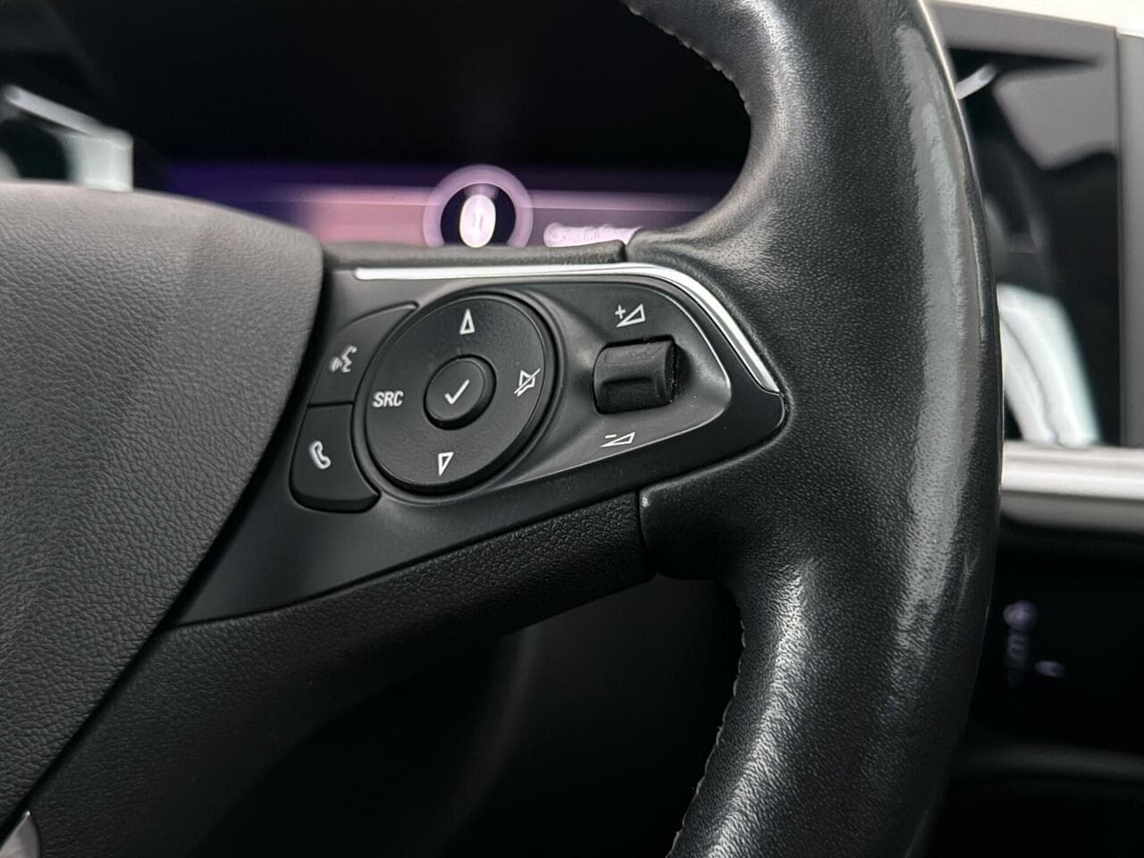 Vauxhall Grandland thumbnail Misc Controls