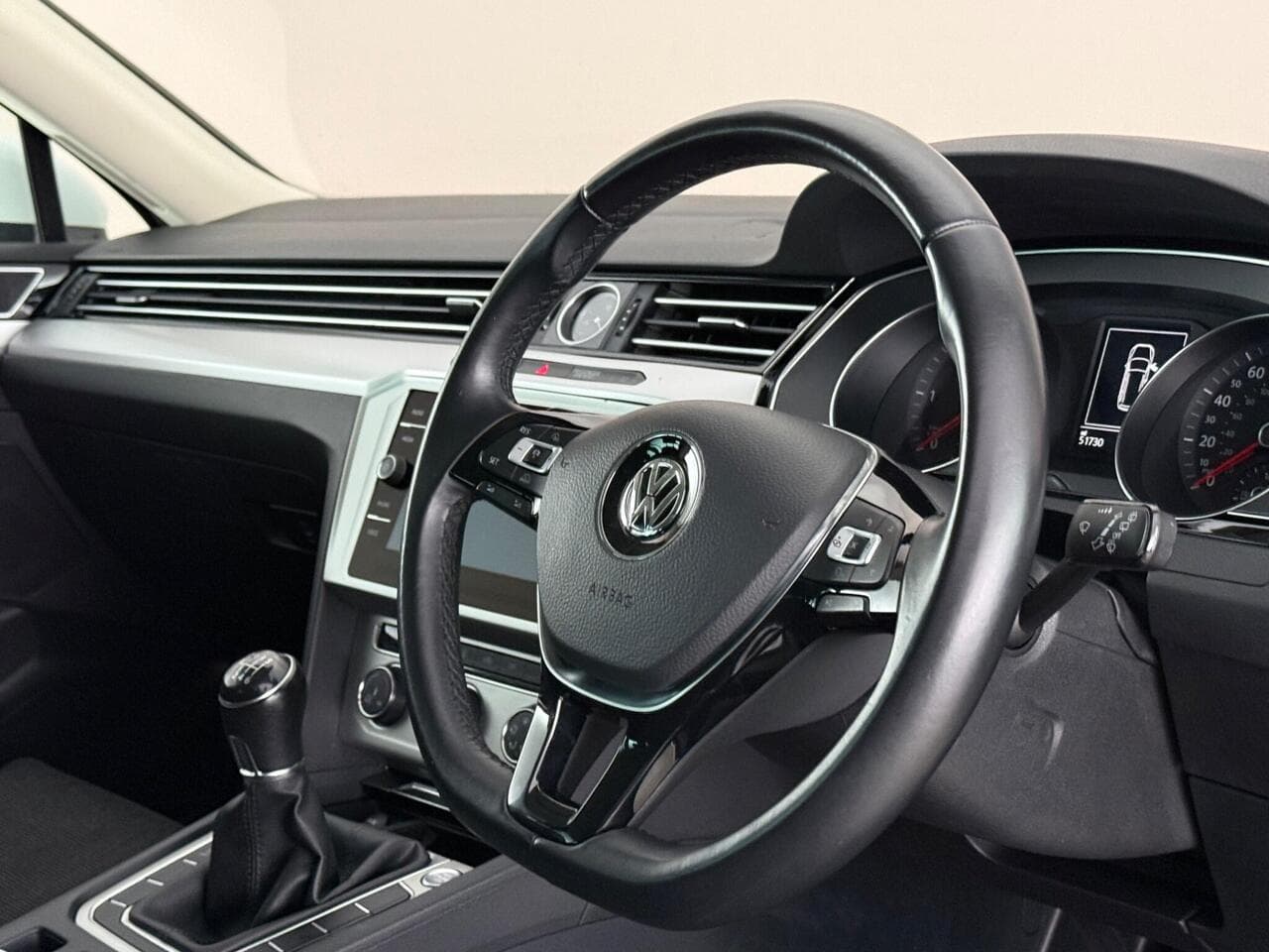 Volkswagen Passat thumbnail Steering Wheel