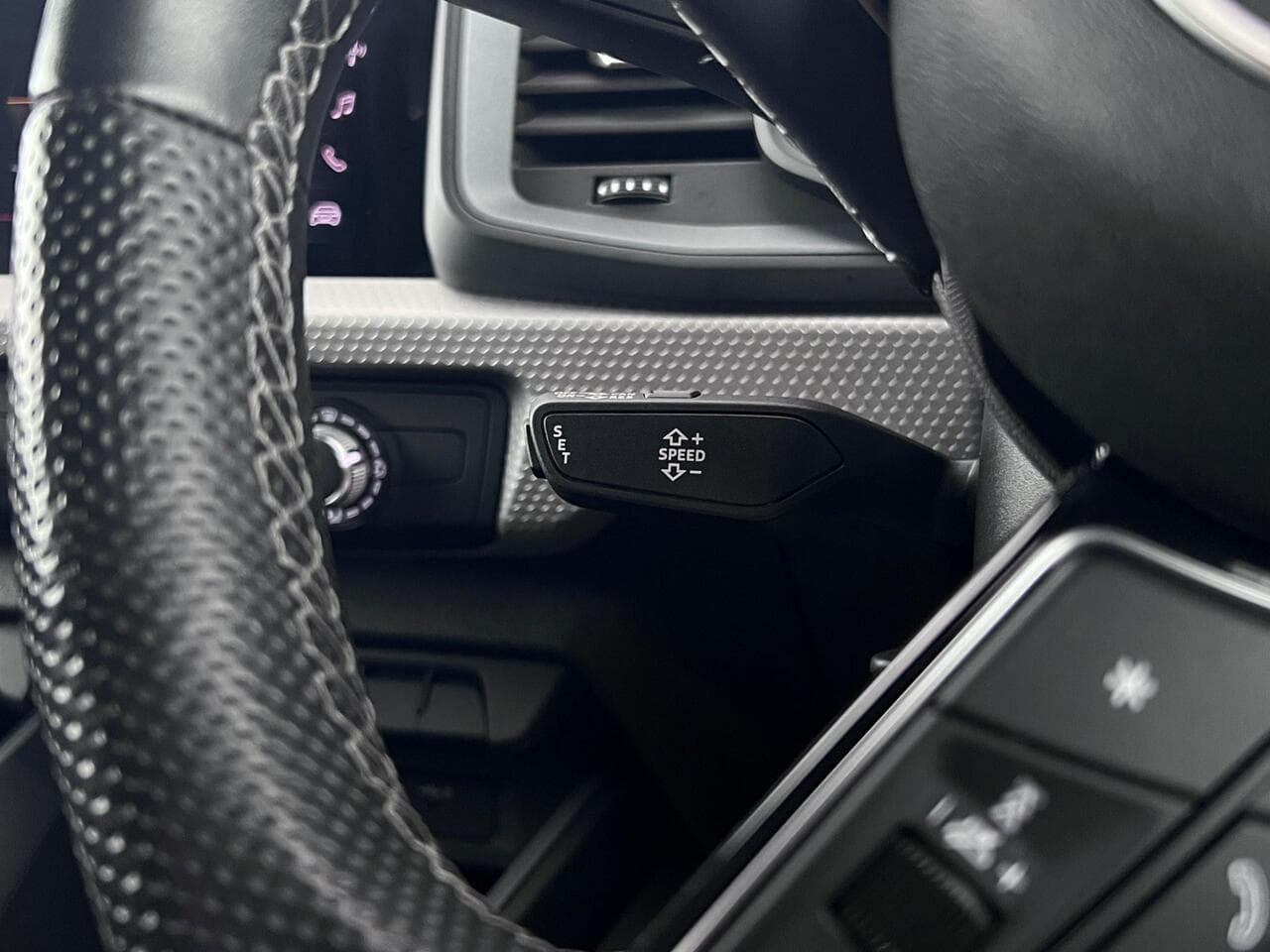 Audi A1 thumbnail Misc Controls